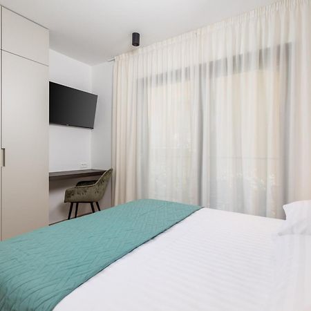 Apartmani Vila Mara M 1 Heated Pool Omišalj Exteriér fotografie