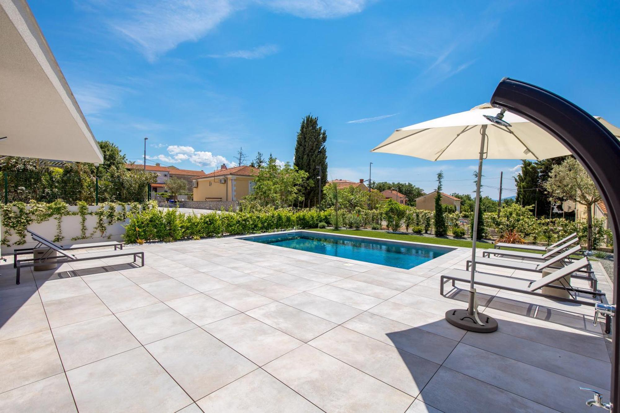 Apartmani Vila Mara M 1 Heated Pool Omišalj Exteriér fotografie