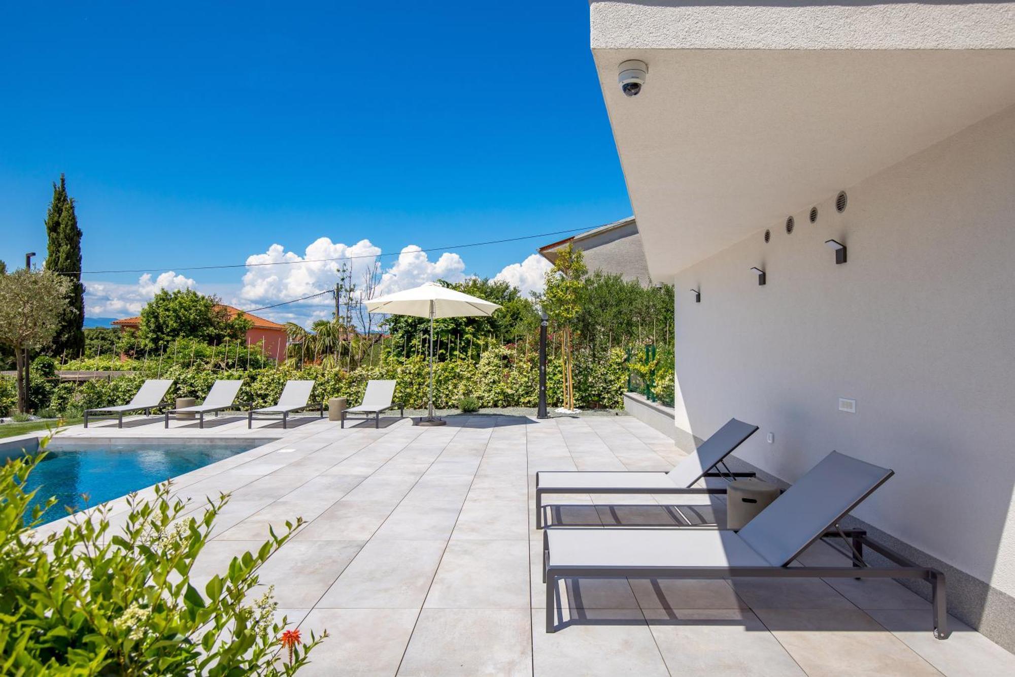 Apartmani Vila Mara M 1 Heated Pool Omišalj Exteriér fotografie