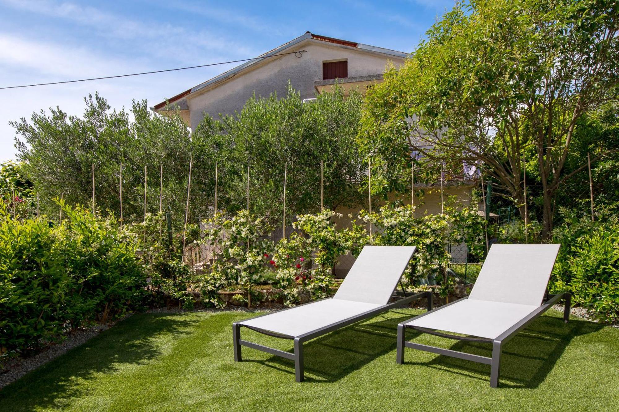 Apartmani Vila Mara M 1 Heated Pool Omišalj Exteriér fotografie